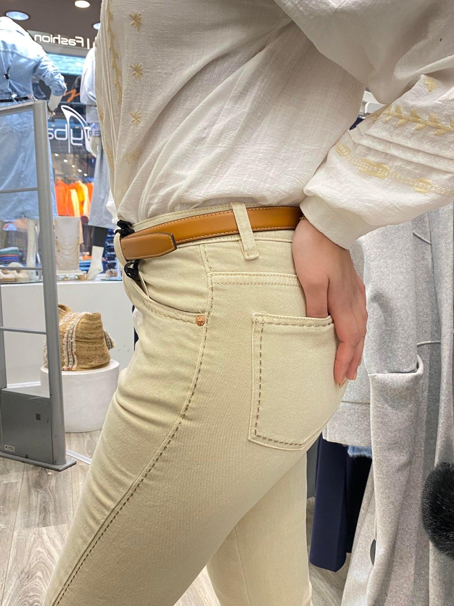 Queen Beige