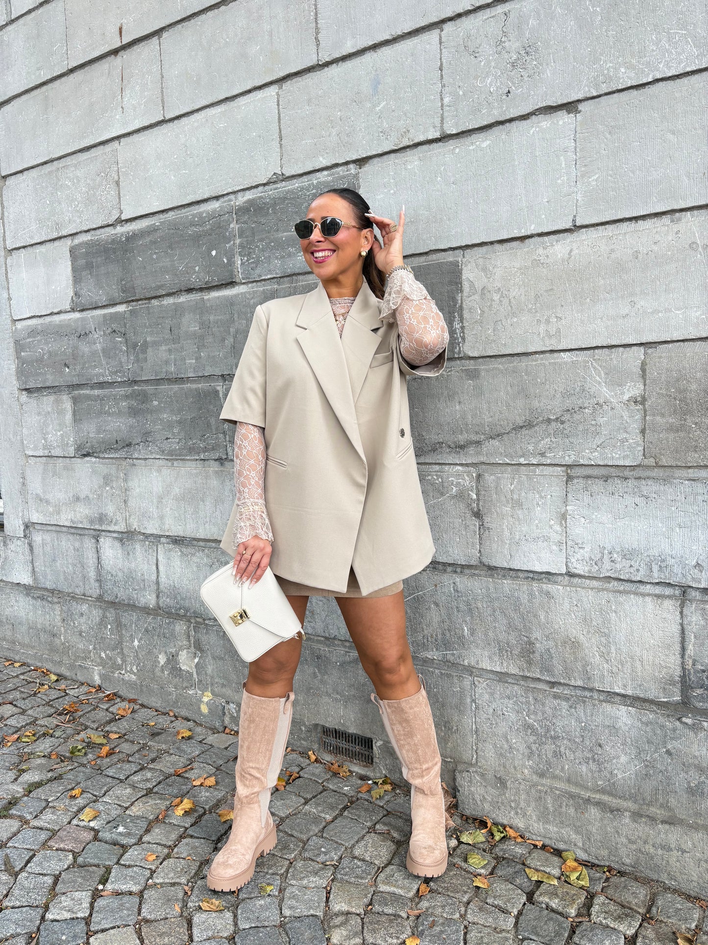 Story Teller Obsession Beige Short