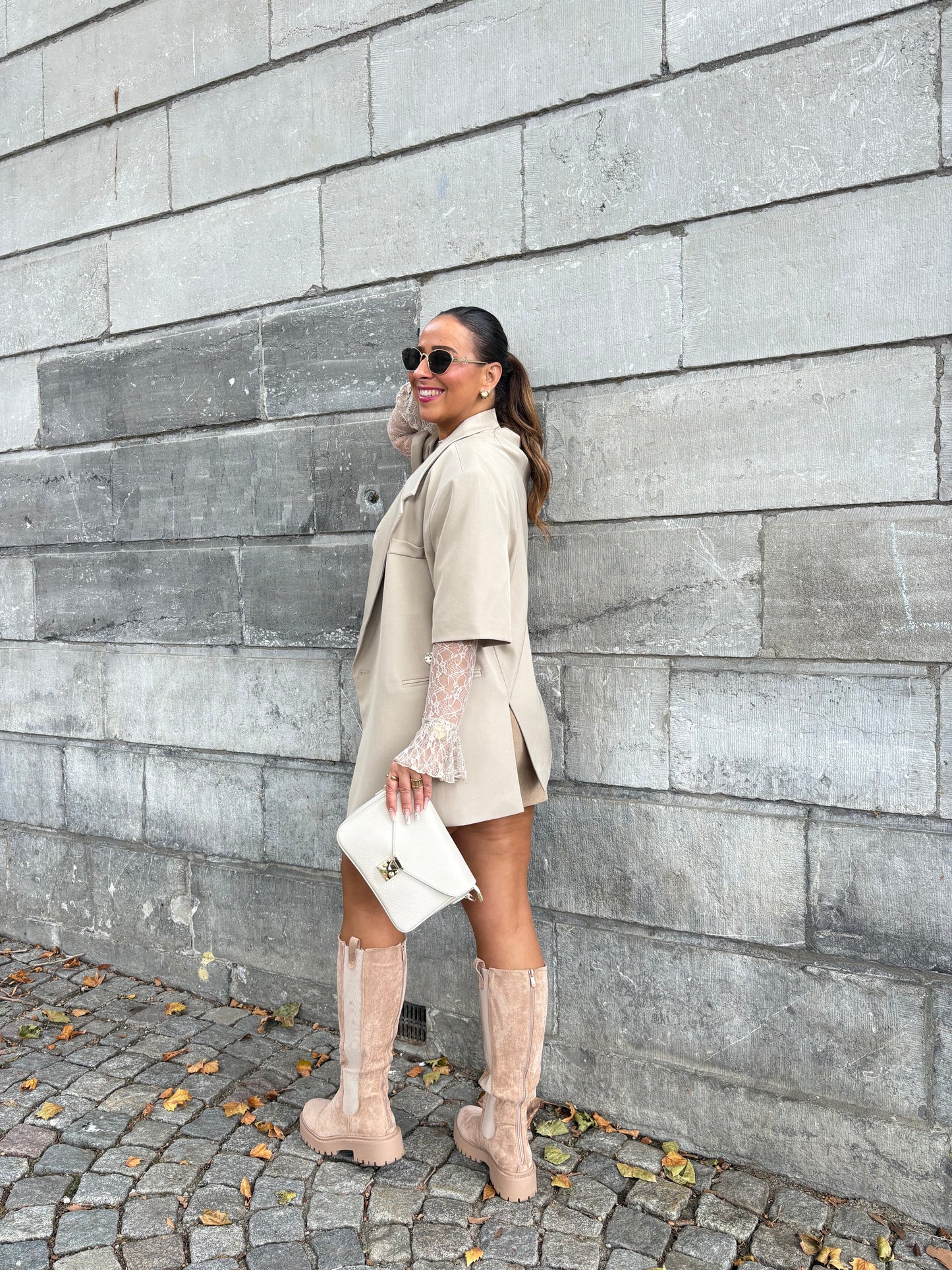 Story Teller Obsession Beige Short