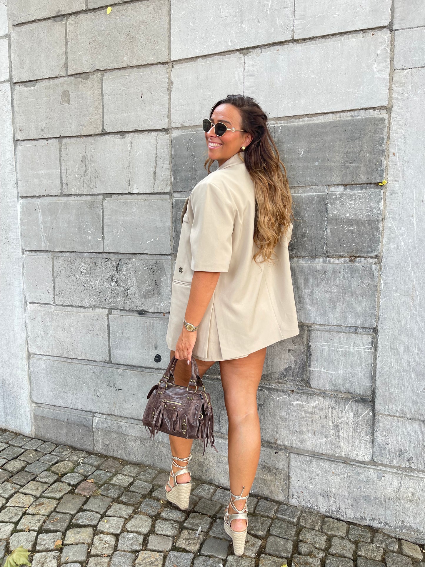 Story Teller Obsession Beige Short