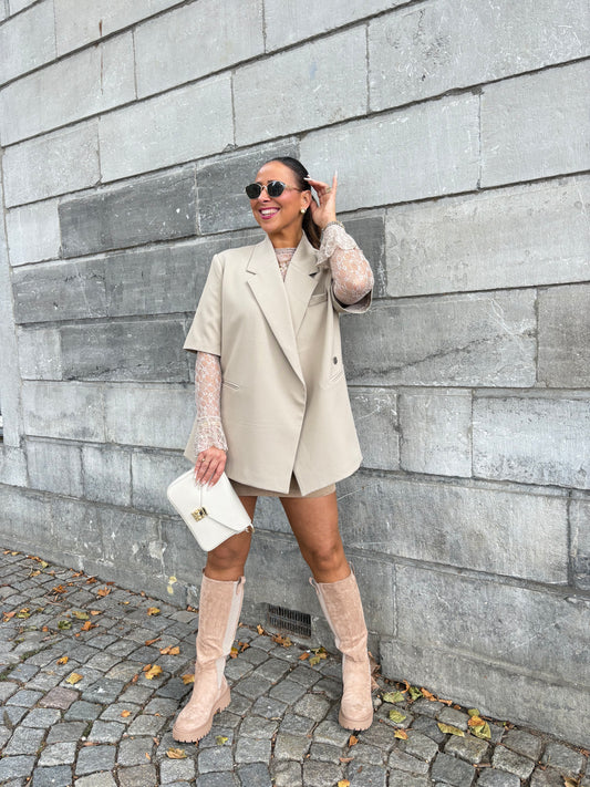 Story Teller Obsession Beige Short