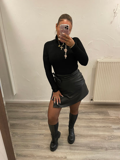 Basic Top High Neck Black