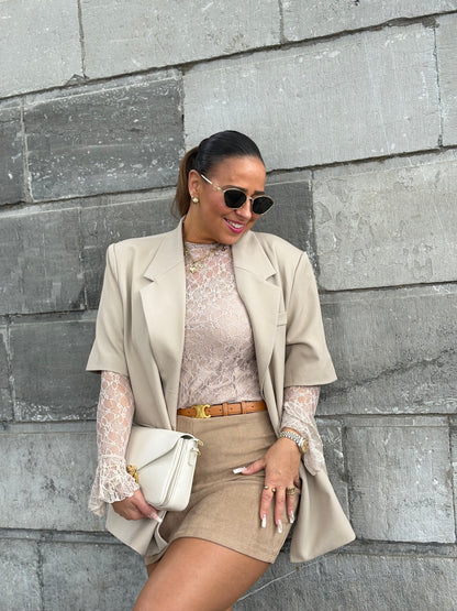 Story Teller Obsession Beige Short