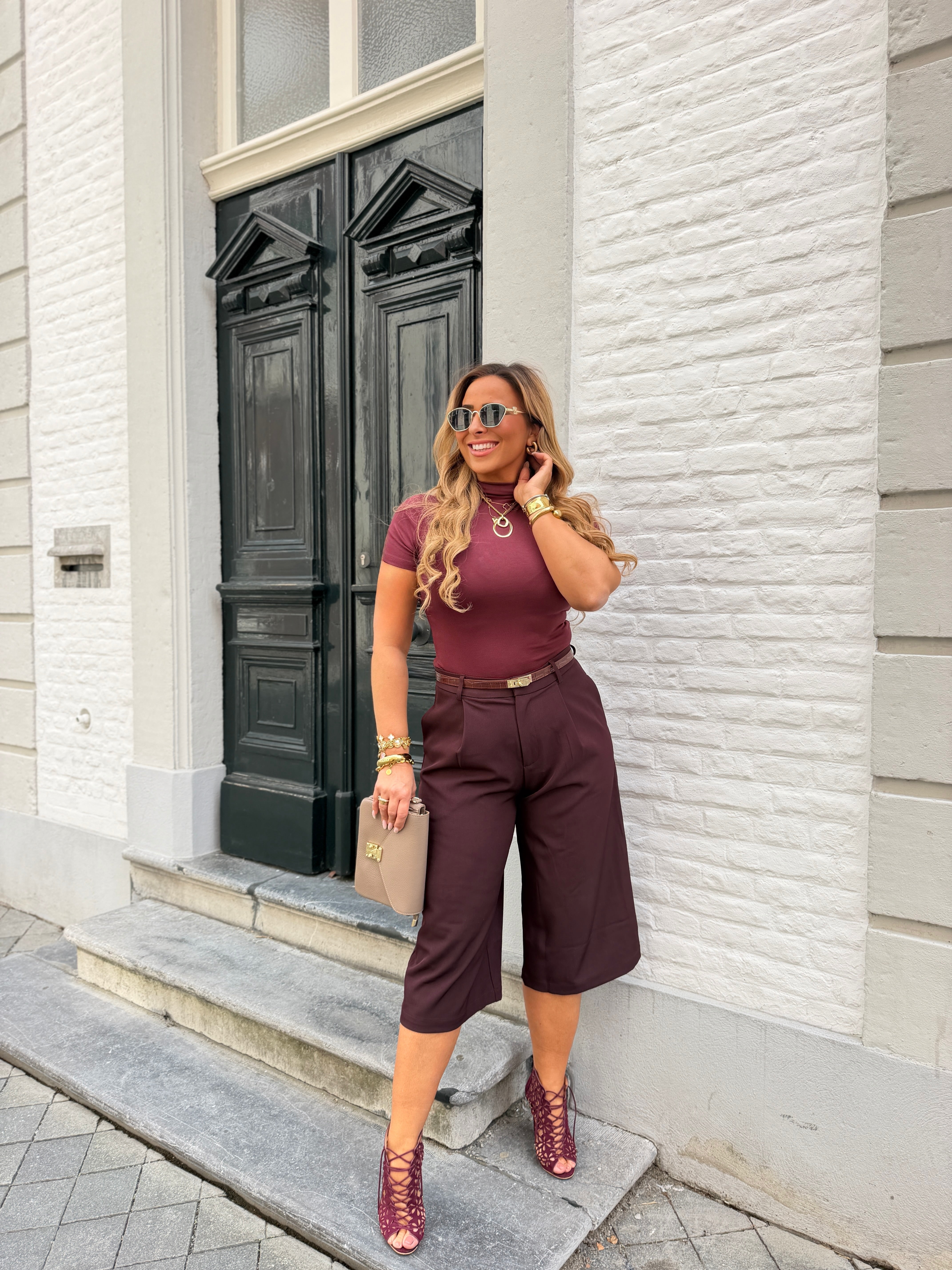 Basic Lover Burgundy Short