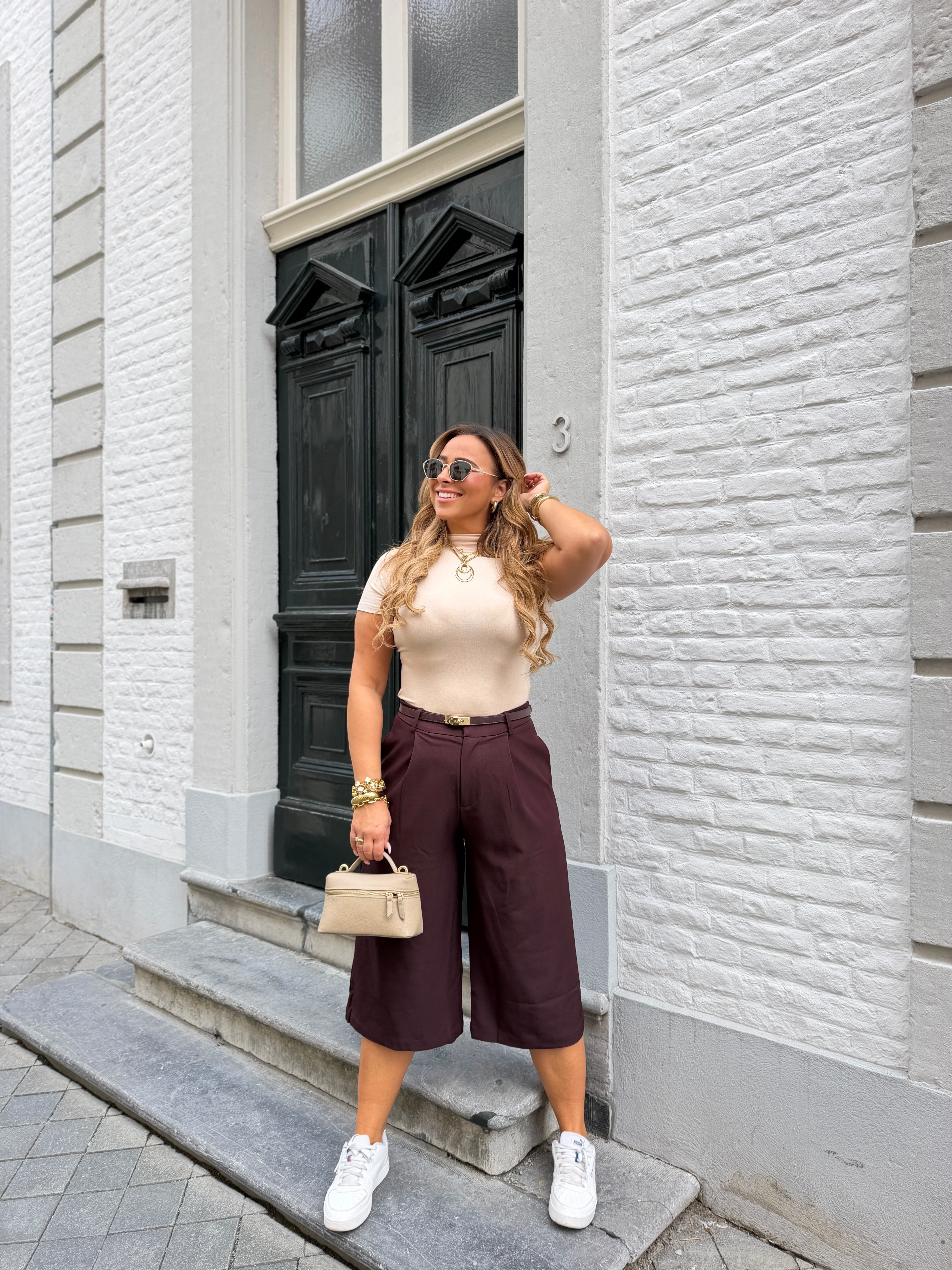 Basic Lover Beige Short