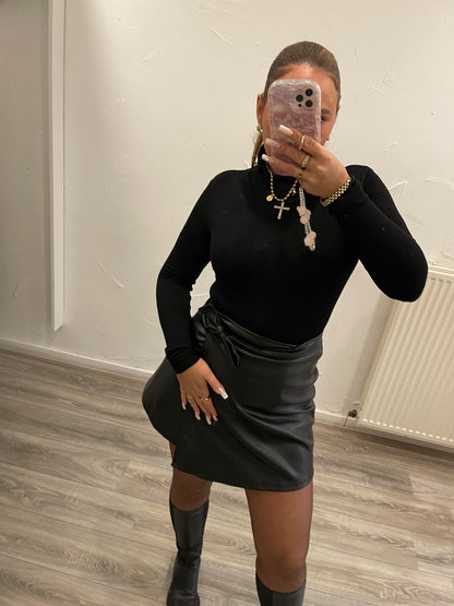 Basic Top High Neck Black