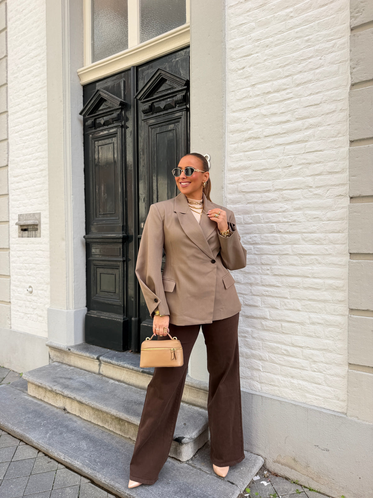 Most Wanted Taupe