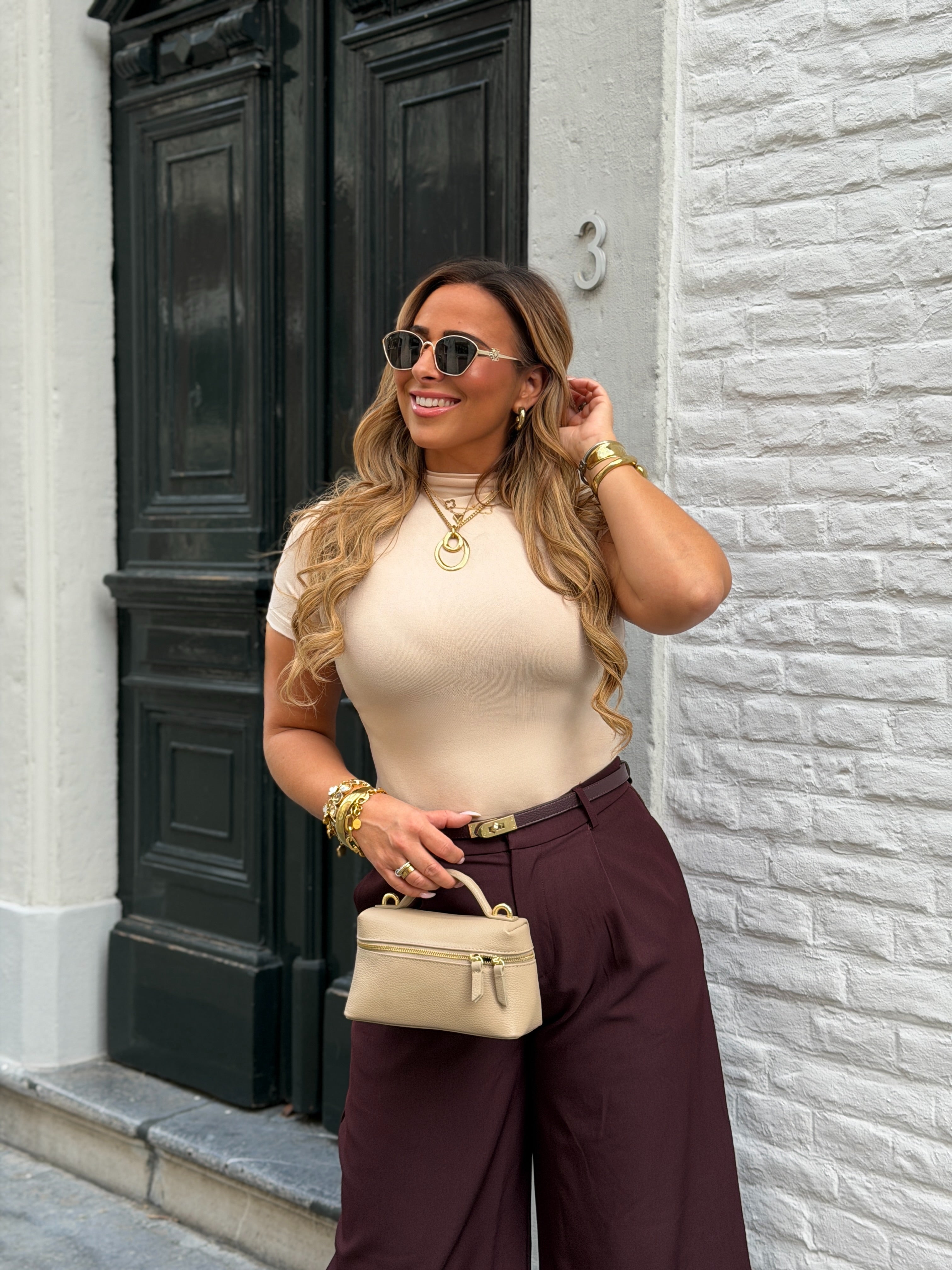 Basic Lover Beige Short