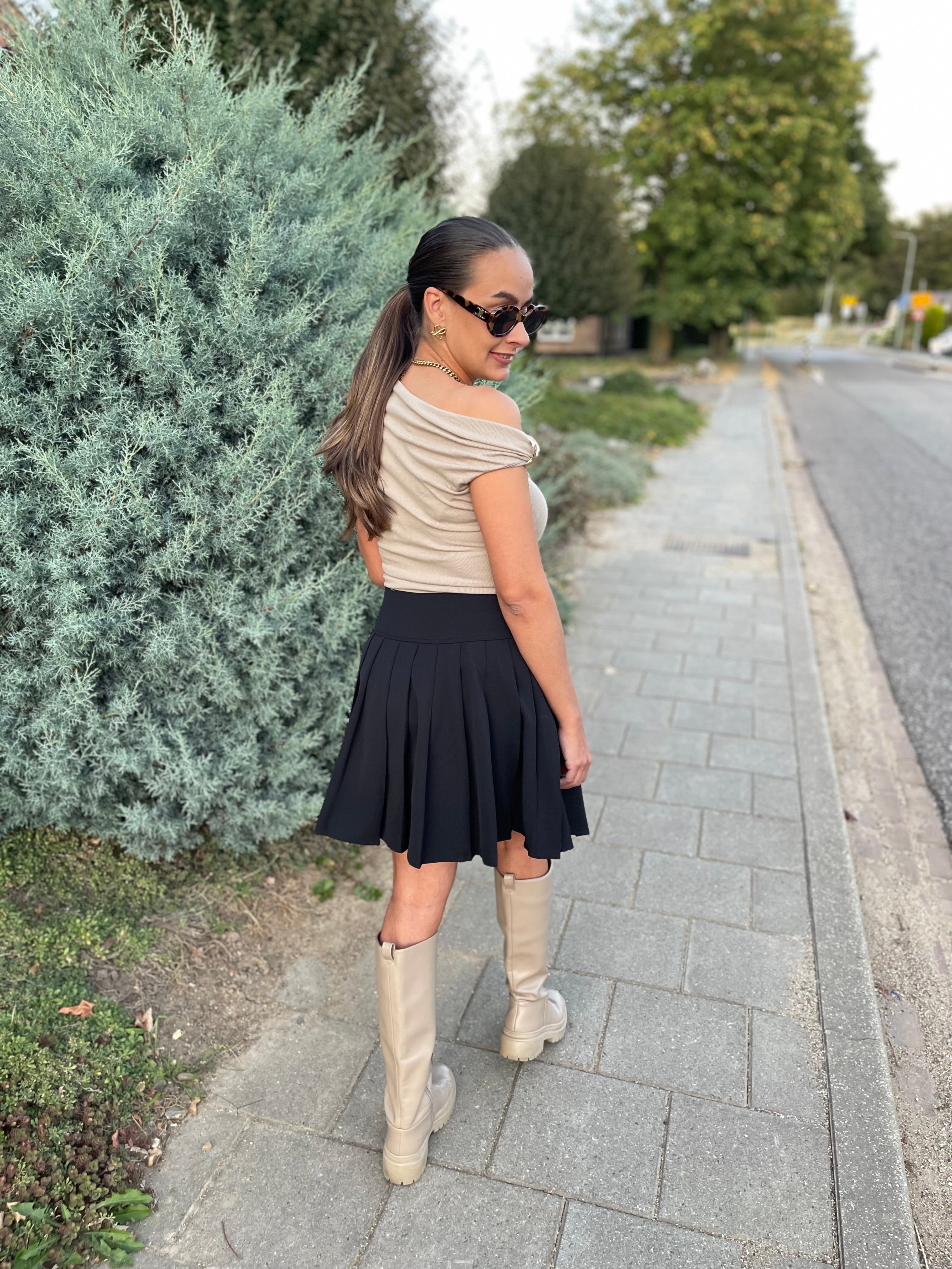 She Is Yours - MyBajka