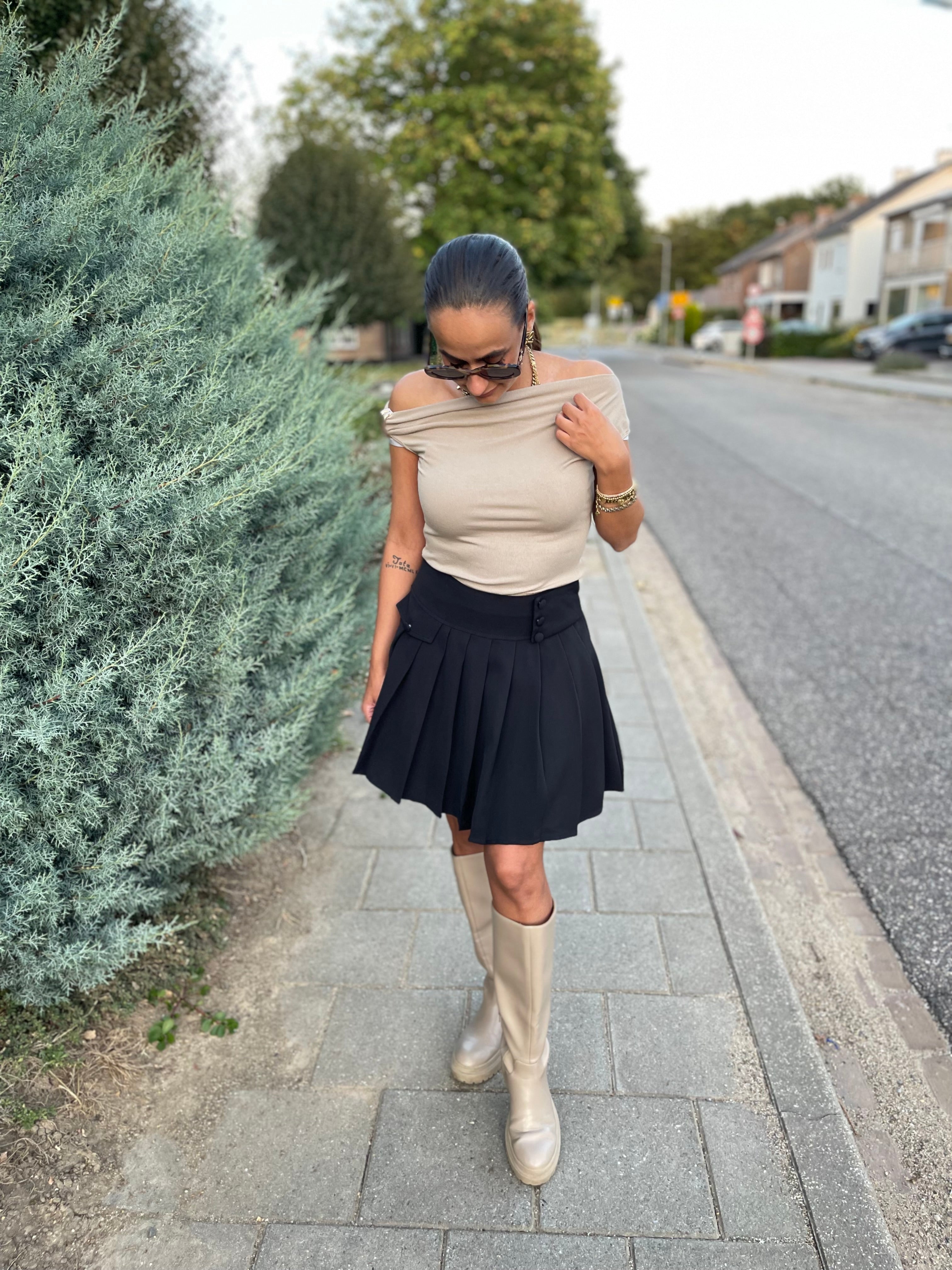 She Is Yours - MyBajka