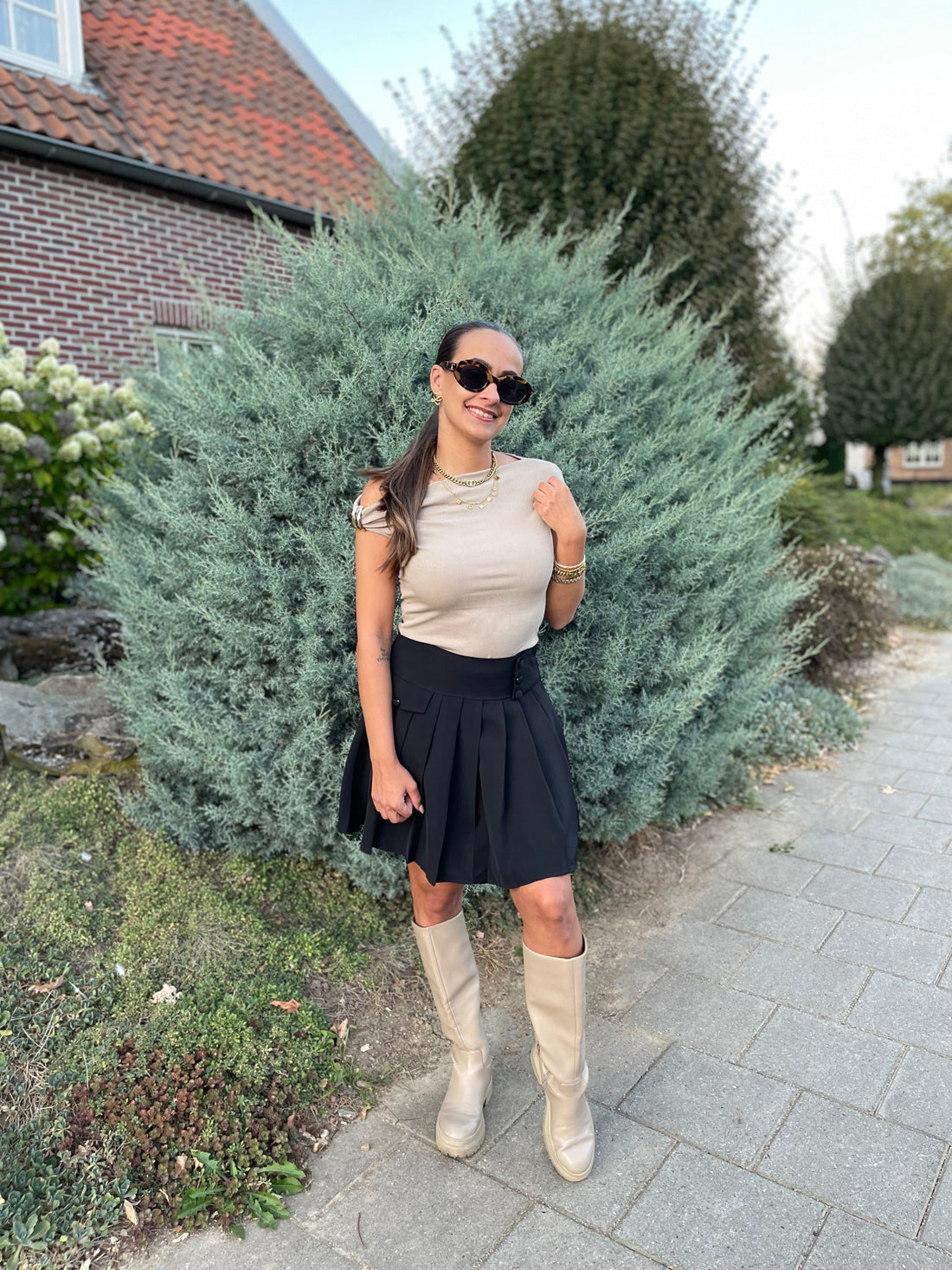 She Is Yours - MyBajka